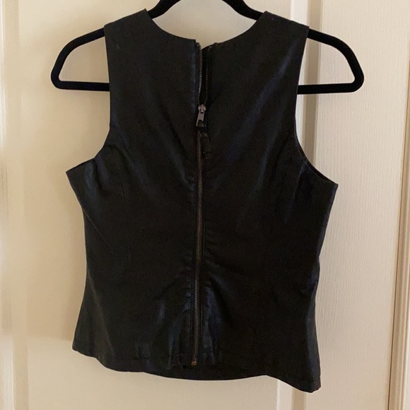 Faux leather chic top - Picture 2 of 3